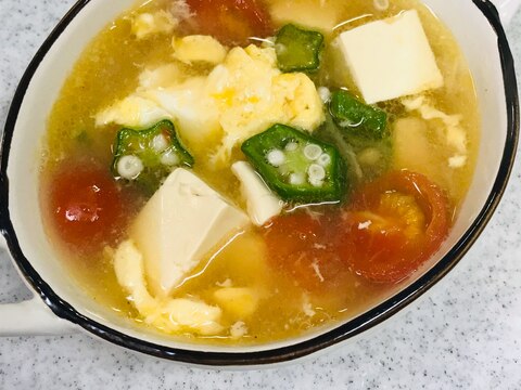 豆腐とトマトの卵スープ
